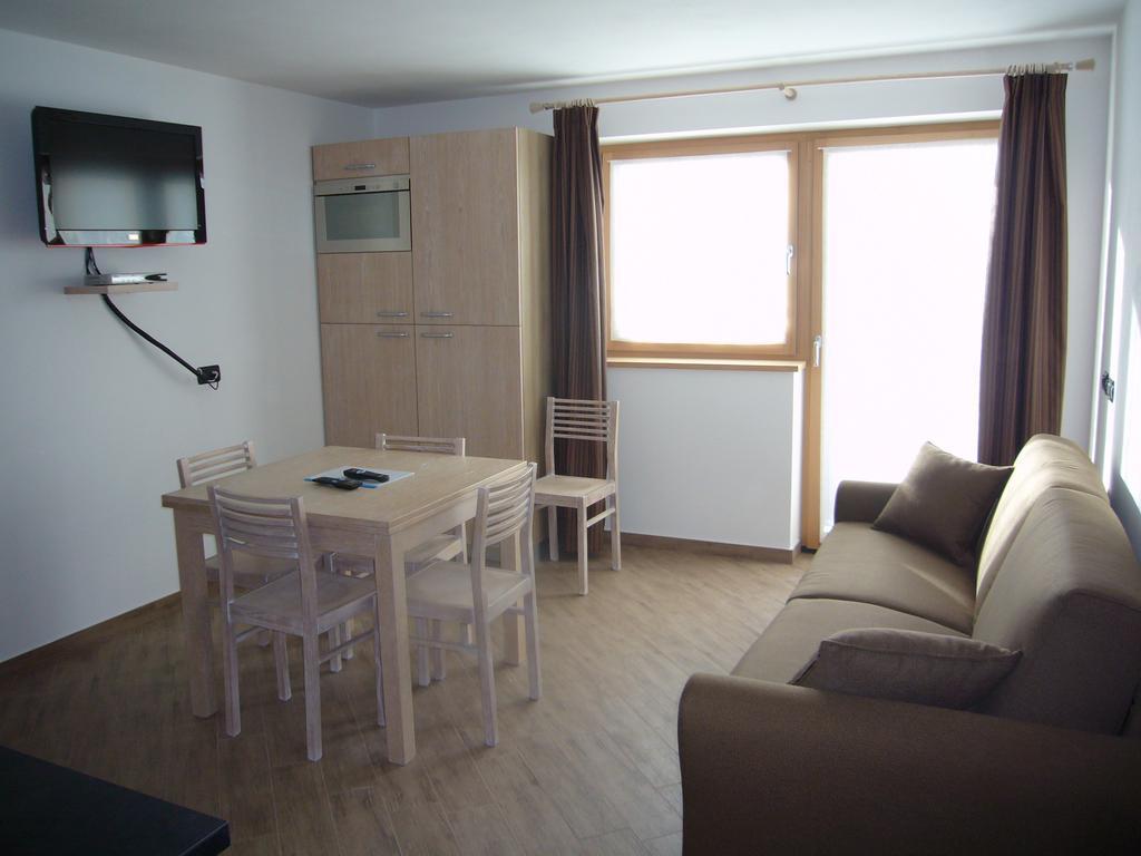 Casa Marisa Apartment Livigno Bagian luar foto